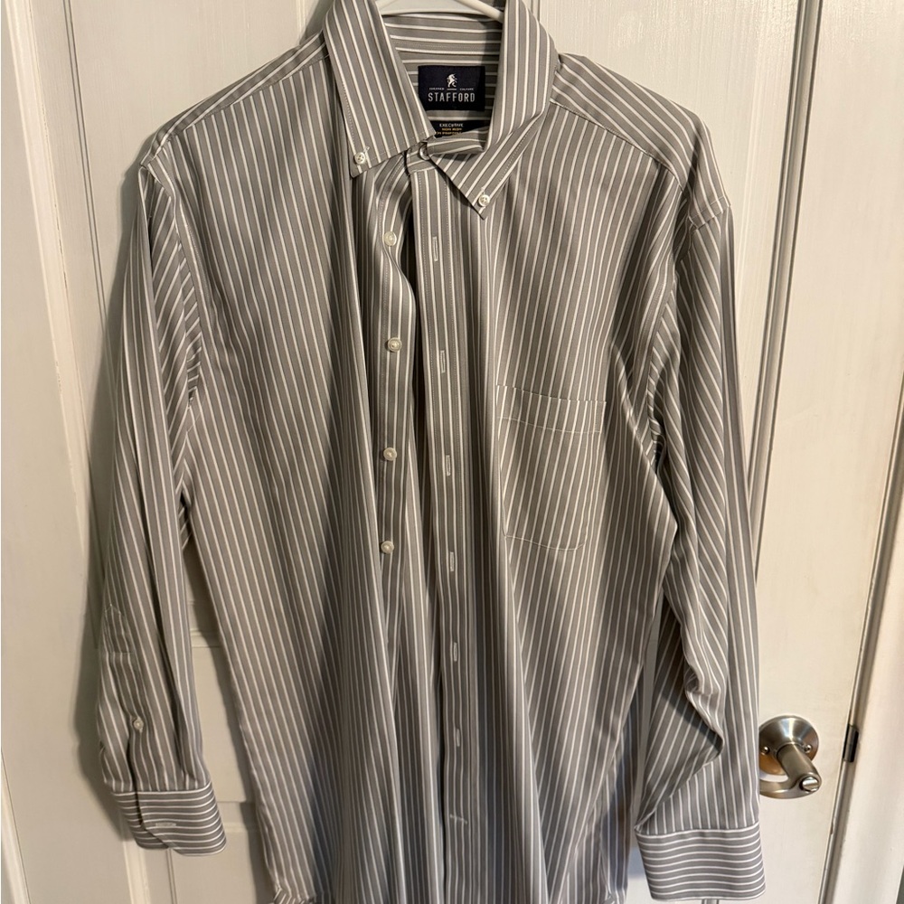 Stafford Men's Shirt in Gray and White Stripes